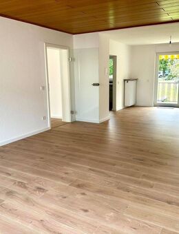 Sonnenhelle Wohnung in Waldrand-Lage mit Balkon & 2 x PKW - Püttlingen