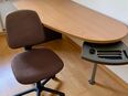 Schreibtisch Portobello, Platte Buche, und Bürostuhl in 53225