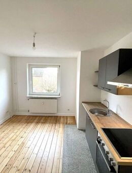 Schicke Altbau 2-Zi.-Wohnung mit EBK in Schwarzenbek - Schwarzenbek