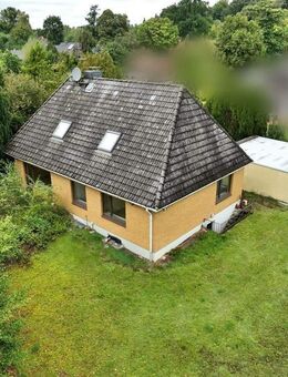 Modernisierungsbedürftiges Einfamilienhaus mit Doppelgarage -optimal für den Selfmade-Handwerker- - Marxen