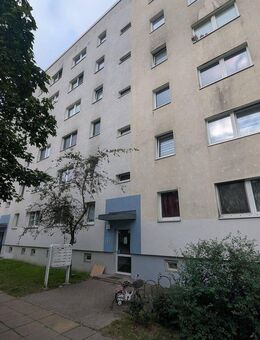 Viel Platz über den Dächern - 3-Raum-Wohnung im 5. Stock - Brandenburg (Havel)