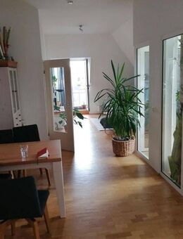 Provisionsfreie schöne Dachgeschoßwohnung in Lankwitz als solide Kapitalanlage - Berlin
