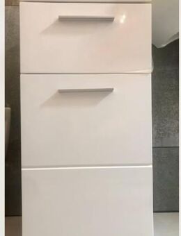 Bath Drawer // Badkommode - Langsur