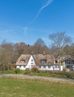 Einzigartiges Reetdachhaus mit idyllischem Bauerngarten in Nordseenähe - Struckum