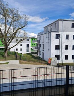 ** moderne große 3 Zimmer Wohnung im 2. Obergeschoss ** - Bodenwöhr