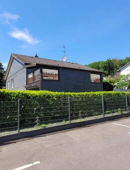 MANNELLA *Viel mehr Platz als man denkt* Bungalow mit Wintergarten, Keller & Garage in Wolsdorf - Siegburg