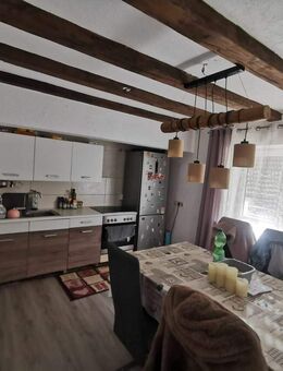 Teilsanierte Doppelhaushälfte - teilrenoviert + großer Scheune - Hardheim