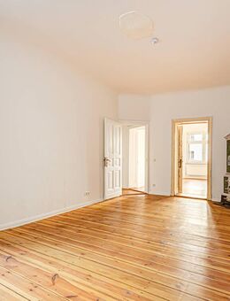 Investment in Kreuzberg: Vermietete, lichterfüllte 2-Zimmer-Wohnung mit Charme - Ihre Chance! - Berlin