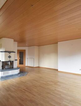 Geräumige 5-Zimmer-Wohnung mit 2 Balkonen in ländlicher Holdorfer Lage - Holdorf (Niedersachsen)