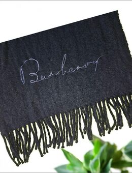 Luxus Investition monochromer Burberry Kaschmirschal das ultimative Statement in Schwarz - Langen (Hessen) Zentrum