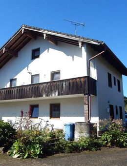 Vermietetes Zweifamilienhaus mit Entwicklungspotenzial in idyllischer Lage von Oberteisendorf - Teisendorf