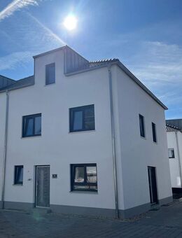 NEUMANN -Neubau! Ohne Käuferprovision. Hochwertige 3-ZKB Maisonettewohnung im OG/DG mit Balkon und Gartenanteil - Gaimersheim