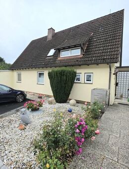 ***reserviert***Ansprechendes EFH mit großem Garten in Bad Emstal-Sand - Bad Emstal