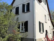 Zweifamilienhaus in Stuttgart-Vaihingen *freistehend mit Garten und Garage* - Stuttgart
