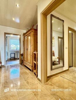 Renovierte und sehr gepflegte Drei-Zimmer-WHG mit EBK, Balkon und Garage sowie Aufzug | Steinberg - Schweinfurt