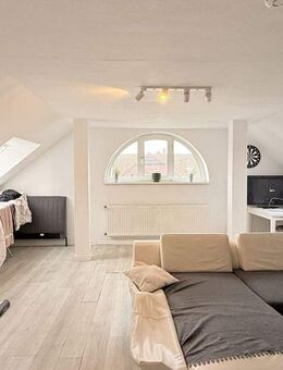 Hann.-Linden: Vermietung, top zentral gelegene 3-Zi. DG-Wohnung mit tollem Ausblick über Hannover - Hannover