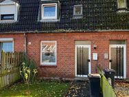 VERKAUFT ! Gemütliches Reihenmittelhaus mit Garten in sanierungsbedürftigem Zustand - Emden