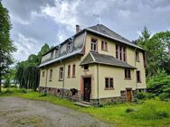 Historische Villa mit großem, parkähnlichem Grundstück und viel Potenzial im schönen Erzgebirge - Tannenberg