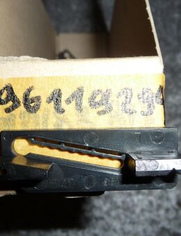 96119294 Distanzstück links Windschutzscheibe Daewoo/Chevrolet Nexia/Espero - Hannover Vahrenwald-List
