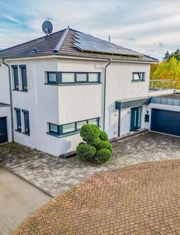 Architektenhaus mit zwei 5 Parkplätzen und eigenständigen Wohnbereichen in Saarlouis-Picard - Saarlouis