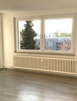 Helle und sanierte 3 Zimmer-Wohnung mit Balkon in Baumheide - Bielefeld