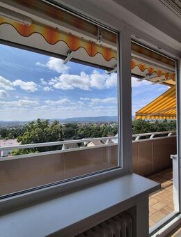 Kassel / Wolfsanger helle 3,5 Zimmer-Wohnung mit sonnigem Balkon, Panoramablick und Tiefgarage - Kassel