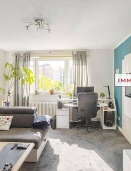 IMMOBERLIN.DE - Adrette Wohnung mit Sonnenloggia & Tiefgaragenplatz - Berlin