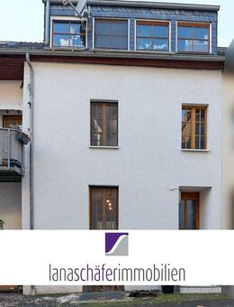 Zeltingen-Rachtig: Wohnhaus mit Balkon und PKW-Stellplatz - Zeltingen-Rachtig