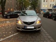 MAZDA 3 1,4 UNFALLFREI AUS 2 HAND,SCHECKHEFT,TÜV NEU - Berlin