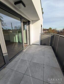 ** ERSTBEZUG! 4,5 Zi.-Wohnung, 107 qm Wfl. im 1. OG, hochwertige Bauweise, modern und schick ** - Bad Rappenau