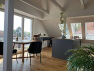 Stilvolle 2-Zimmer-Dachgeschosswohnung mit Balkon im Ziegelhofviertel - Oldenburg