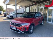 VW T-Roc, 1.0 TSI Life VC DA, Jahr 2023 - Weiden (Oberpfalz)