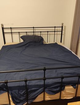 Großes Bett zu verschenken - Berlin Friedrichshain-Kreuzberg