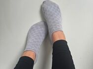 Ich verkaufe Fotos (Füße), getragene Socken oder getragene Unterwäsche - Gelsenkirchen