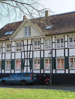 Charmante Dachgeschosswohnung im historischen Fachwerkhaus in Hagen - verfügbar ab 01.01.2026 - Hagen (Stadt der FernUniversität)