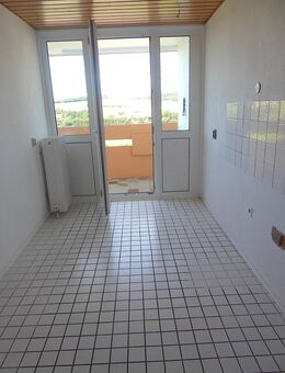 Preisgünstige und Barriere freie 3 Zimmer Wohnung mit Balkon und Stellplatz in gepflegter Anlage - Taunusstein