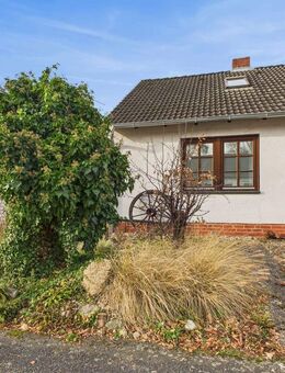 Doppelhaushälfte mit Option auf Erwerb der zweiten Einheit - Nienhagen (Niedersachsen)