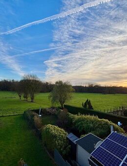 Aachen-Lichtenbusch (Deutschland) - Dachgeschoss Wohnung (2. OG) mit großer Terrasse und Südausrichtung, Tiefgaragenstellplatz - Aachen