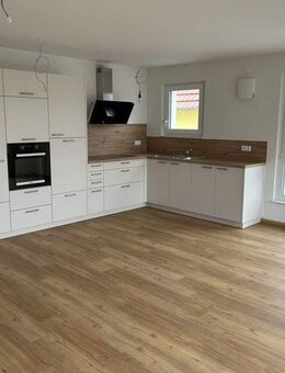 Moderne 3- Zimmerwohnung im schönen Schnelldorf mit EBK und Tiefgaragenplatz - Schnelldorf