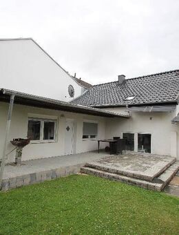 Liebevoll saniertes Einfamilienhaus großes Wohnzimmer im Anbau Terrasse Garten Innenhof neues Dach - Swisttal