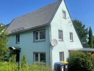 Kleines Einfamilienhaus mit Garten und Garage - Lunzenau