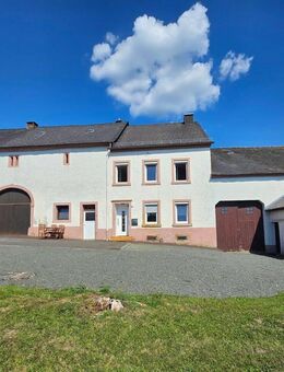 Reinsfelder Bauernhausensemble mit ausgebautem Speicher, zweigeschossiger Holzständer-Scheune und großem vielseitigem Garten auf 1.322?m² - Reinsfeld