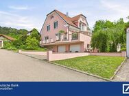 Mediterranes Wohnen: Elegantes Haus mit Einliegerwohnung und Traumgarten - Lauchheim