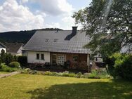 Wohnhaus mit vielen Möglichkeiten und großer Wiese in Bad Berleburg-Aue - Bad Berleburg