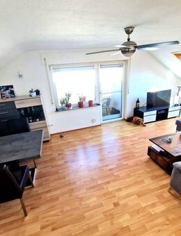 Schnuckelige Dachgeschosswohnung mit Balkon in bevorzugter Lage - Tamm