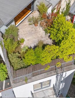 Privates Rückgebäude mit Roof-Top und Einliegerbereich - München