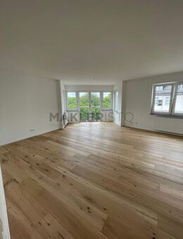 **Modernisierte 3-Zi.-Wohnung mit Aufzug & Stellplatz in der Südvorstadt** - Leipzig