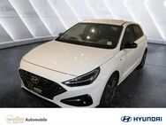 Hyundai i30, 1.5 T-GDi Fahrzeug steht in LB Werkstatt A Gamba, Jahr 2021 - Bietigheim-Bissingen