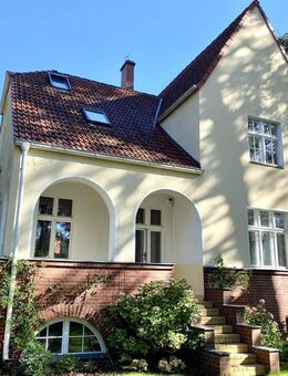 Rarität in Falkensee: Traumhafte Altbauvilla von 1904 mit großem Garten - provisionsfrei - Falkensee