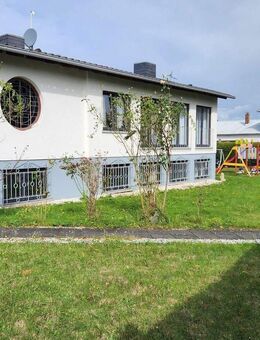 Gepflegtes Einfamilienhaus mit Einliegerbereich, Garten & Option auf zusätzliches 700 m² - Maintal
